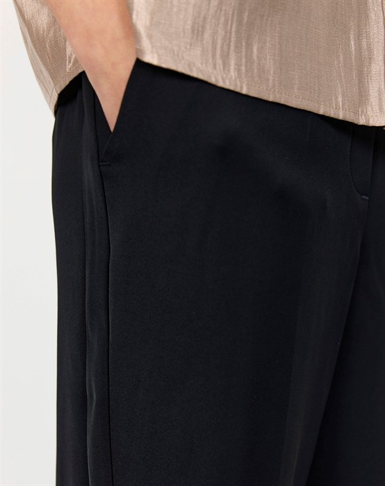 LR-Omira Bukser - Black